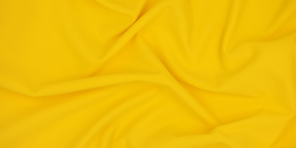 Sportbekleidung für Damen, Herren und Kinder in gelb